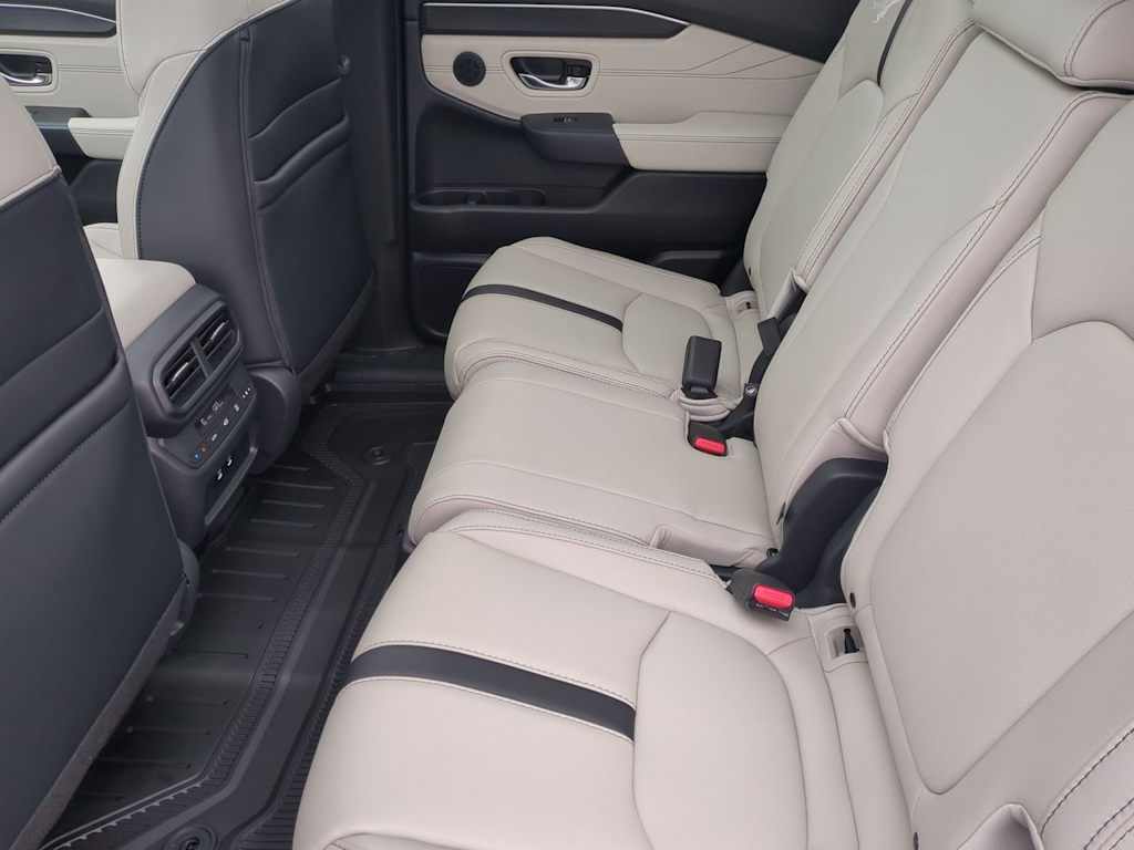 Thumbnail: 2026 Honda Pilot - 12