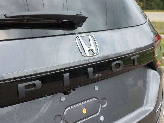 2025 Honda Pilot Touring 25