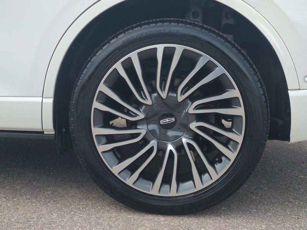 Thumbnail: 2020 Lincoln Corsair - 8