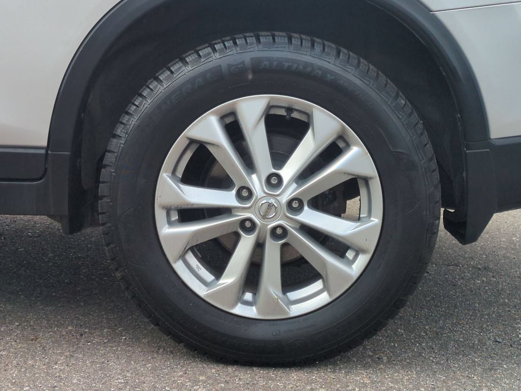 Thumbnail: 2016 Nissan Rogue - 8