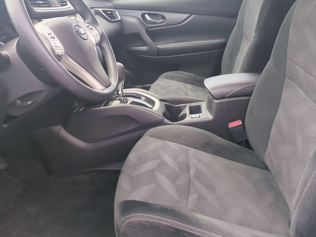 Thumbnail: 2016 Nissan Rogue - 10