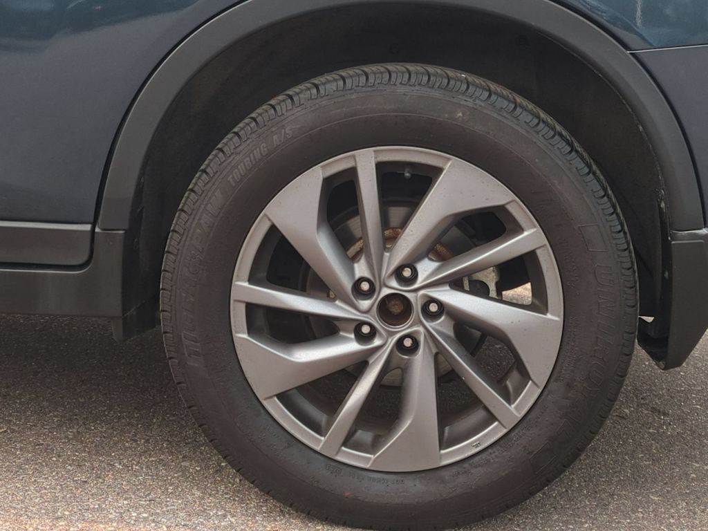 Thumbnail: 2016 Nissan Rogue - 8