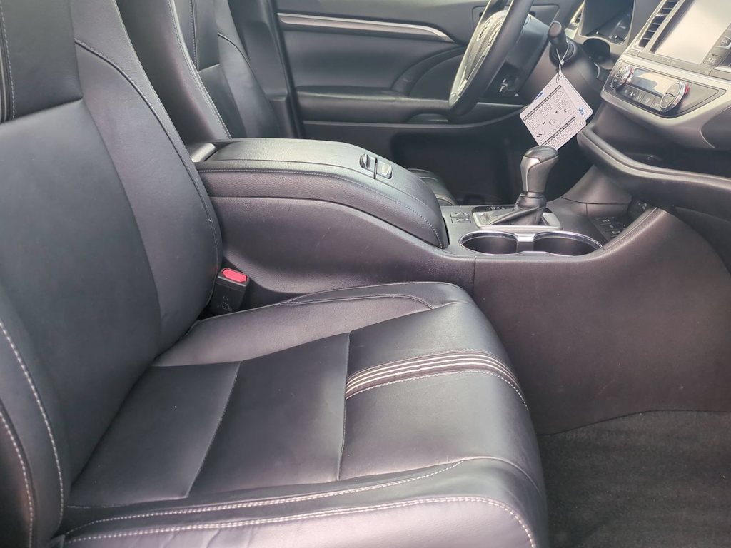 Thumbnail: 2018 Toyota Highlander - 30