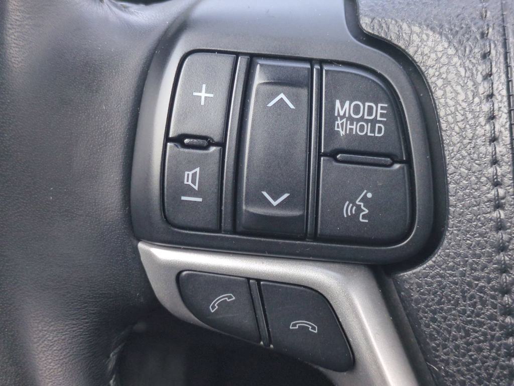 Thumbnail: 2018 Toyota Highlander - 31