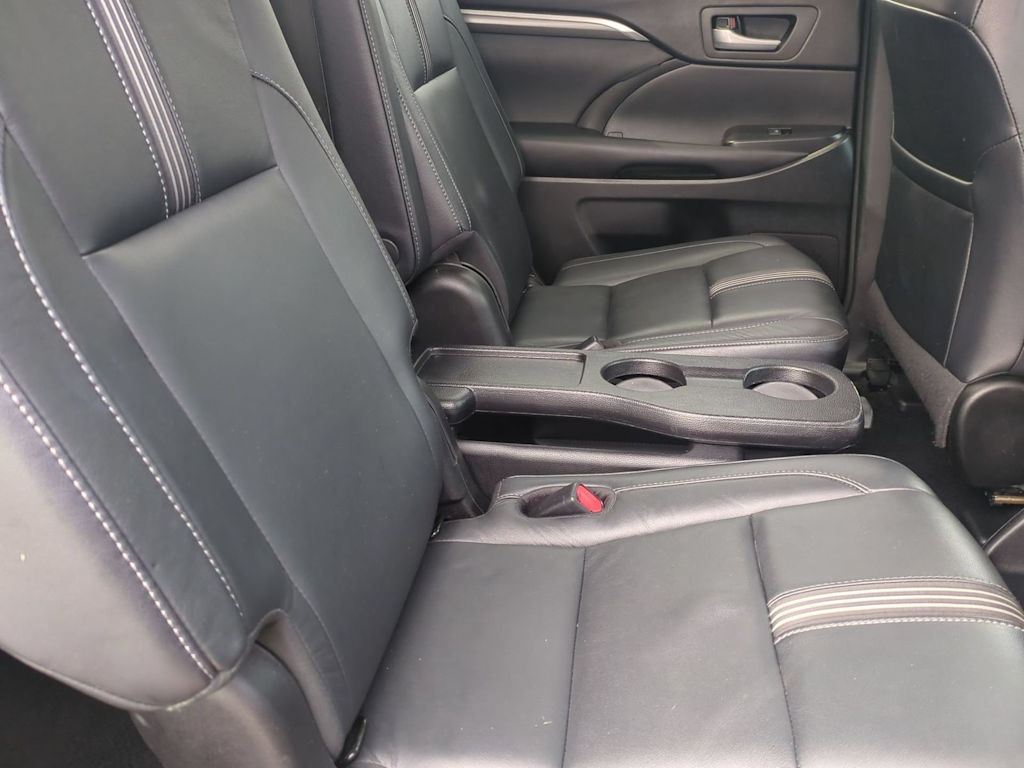 Thumbnail: 2018 Toyota Highlander - 11