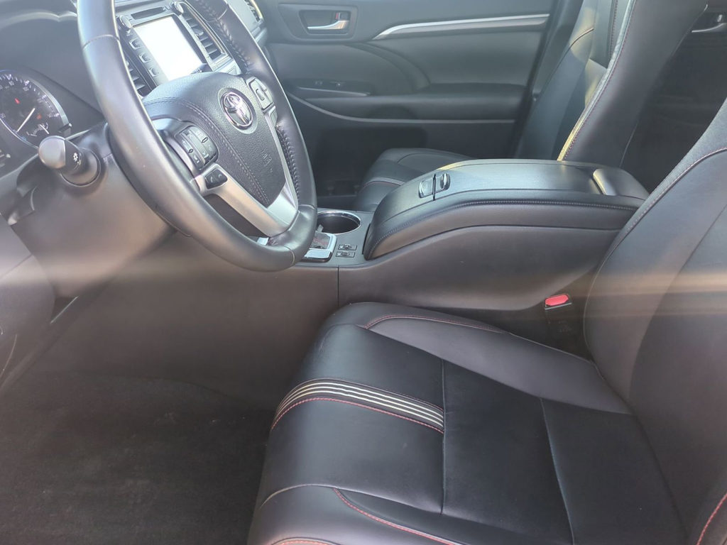 Thumbnail: 2019 Toyota Highlander - 10
