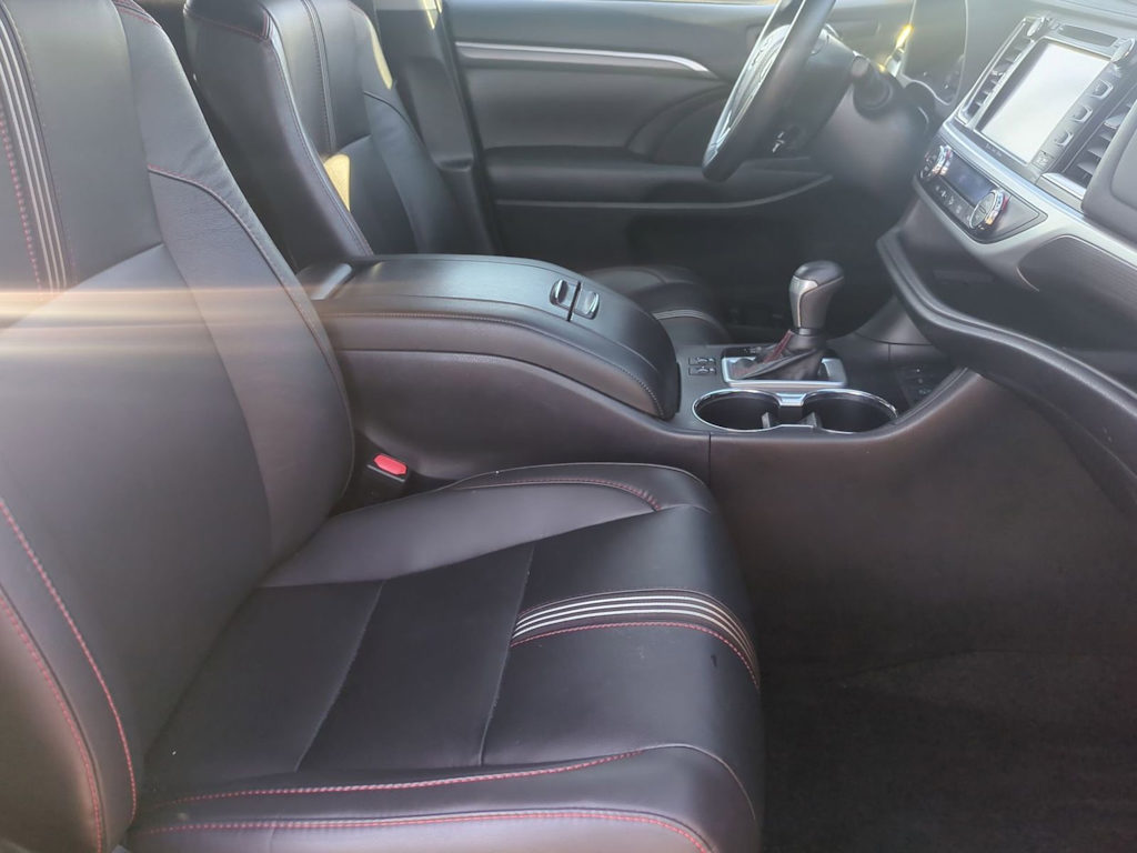 Thumbnail: 2019 Toyota Highlander - 11