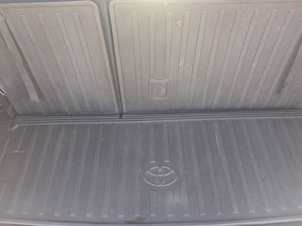 Thumbnail: 2019 Toyota Highlander - 35