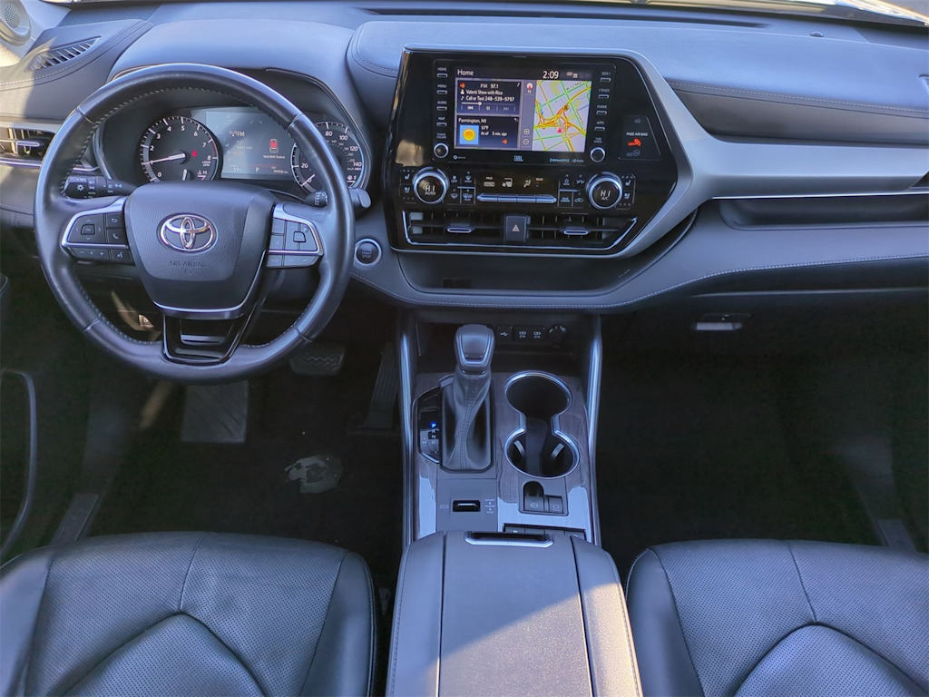 2021 Toyota Highlander Limited 10