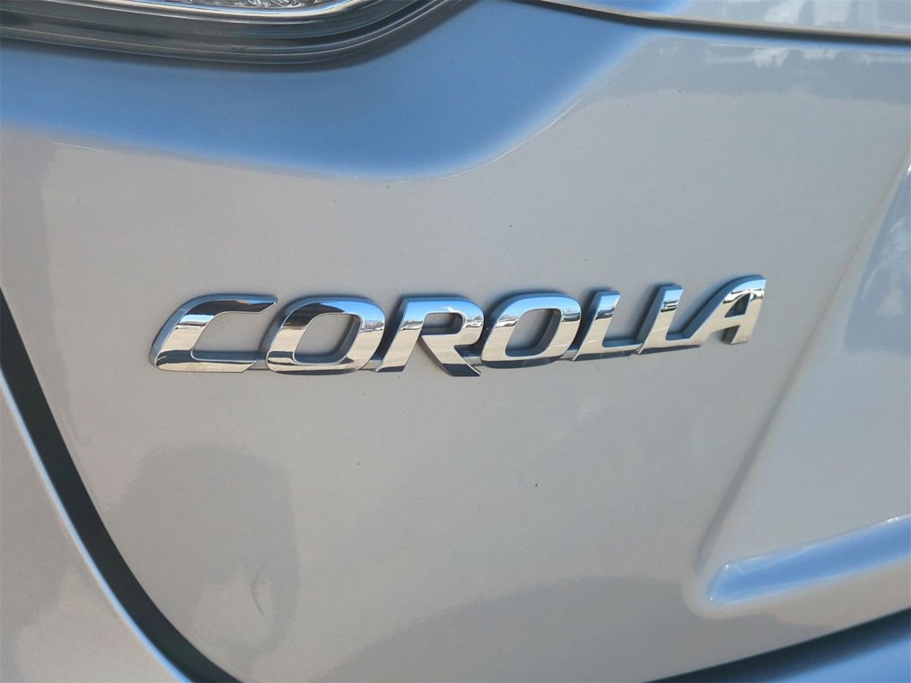 2023 Toyota Corolla LE 24