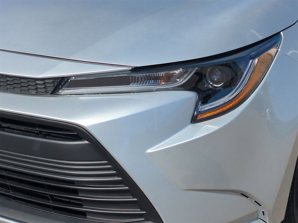 2023 Toyota Corolla LE 23