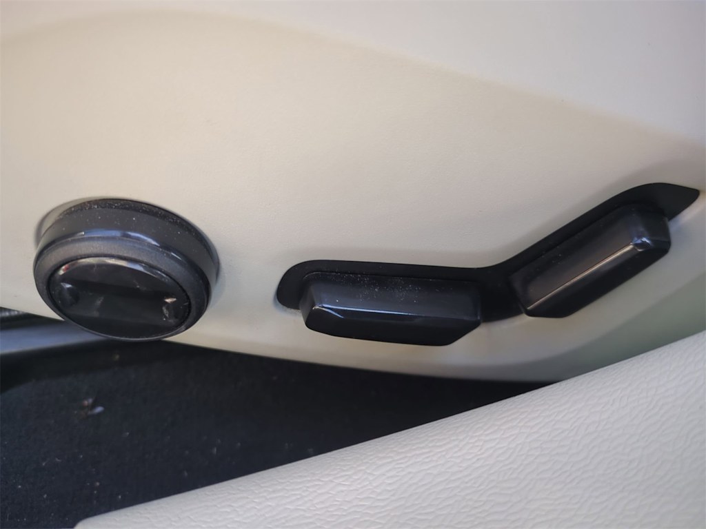 Thumbnail: 2020 Volvo S60 - 25