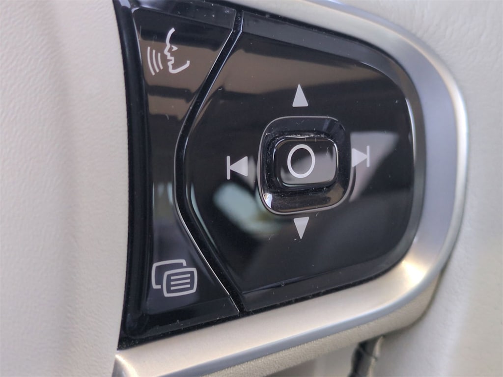 Thumbnail: 2020 Volvo S60 - 31