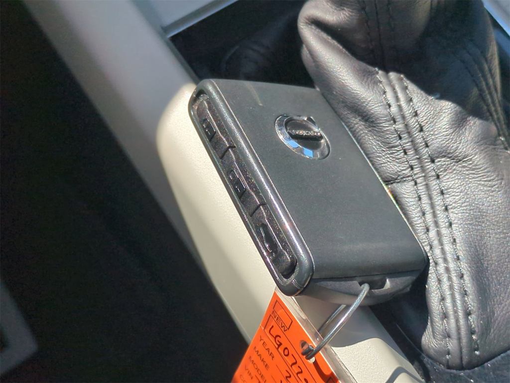 Thumbnail: 2020 Volvo S60 - 37