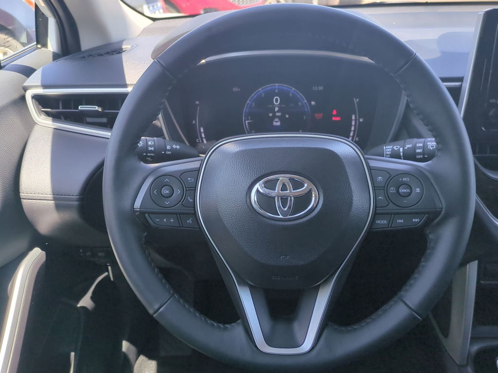 Thumbnail: 2025 Toyota Corolla Cross - 13