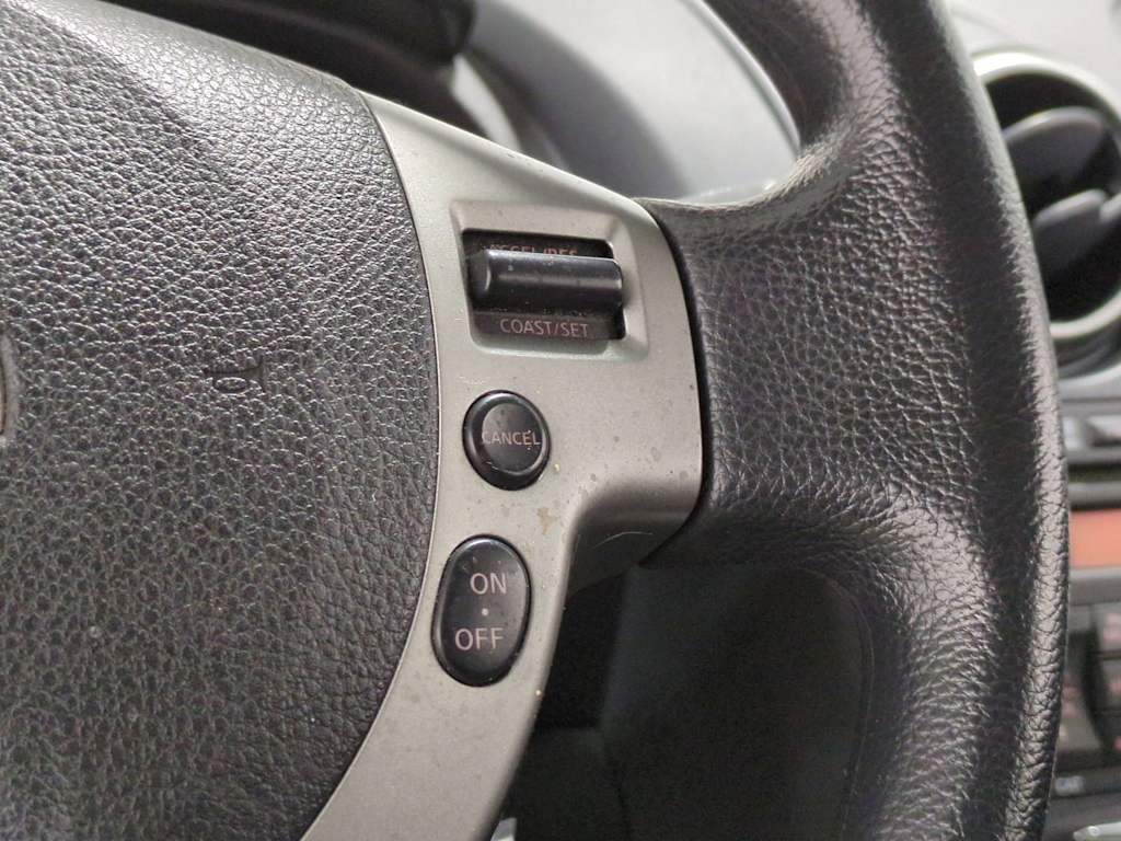 Thumbnail: 2011 Nissan Rogue - 28