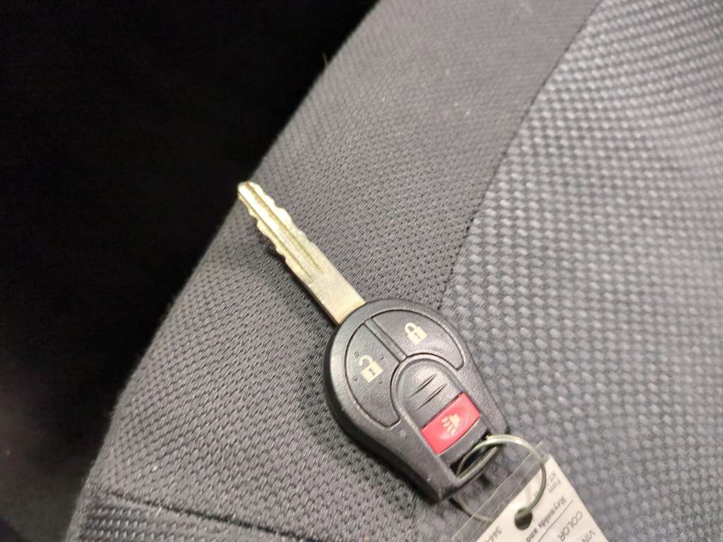 Thumbnail: 2011 Nissan Rogue - 18