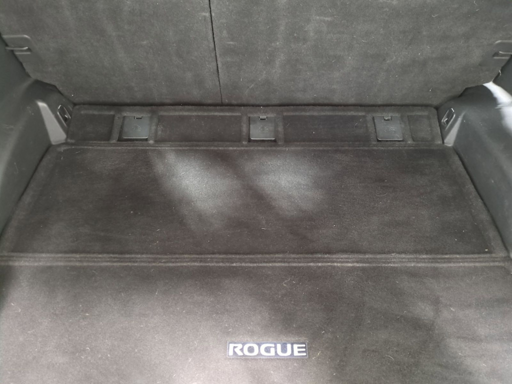 Thumbnail: 2011 Nissan Rogue - 17