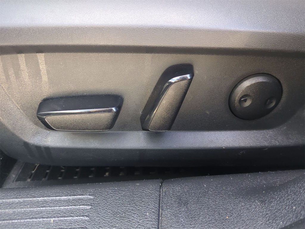 Thumbnail: 2023 Nissan Rogue - 25