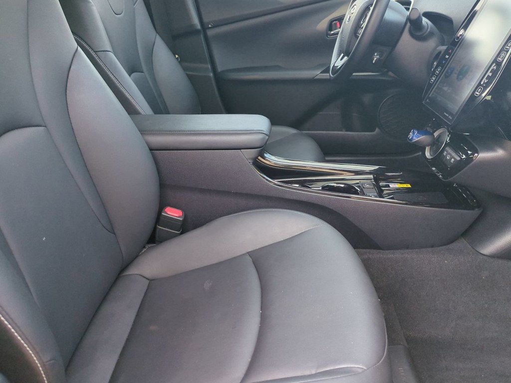 Thumbnail: 2021 Toyota Prius Prime - 11