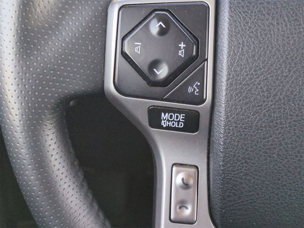 Thumbnail: 2020 Toyota 4Runner - 32