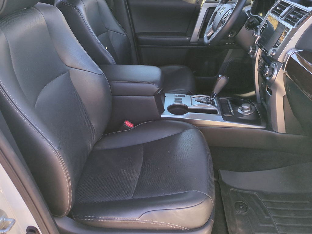 Thumbnail: 2020 Toyota 4Runner - 10