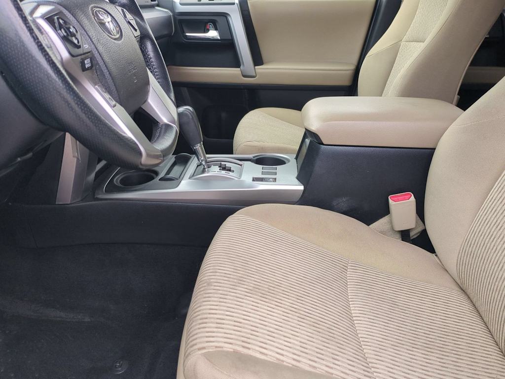 Thumbnail: 2016 Toyota 4Runner - 9