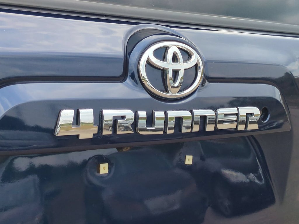 Thumbnail: 2016 Toyota 4Runner - 25