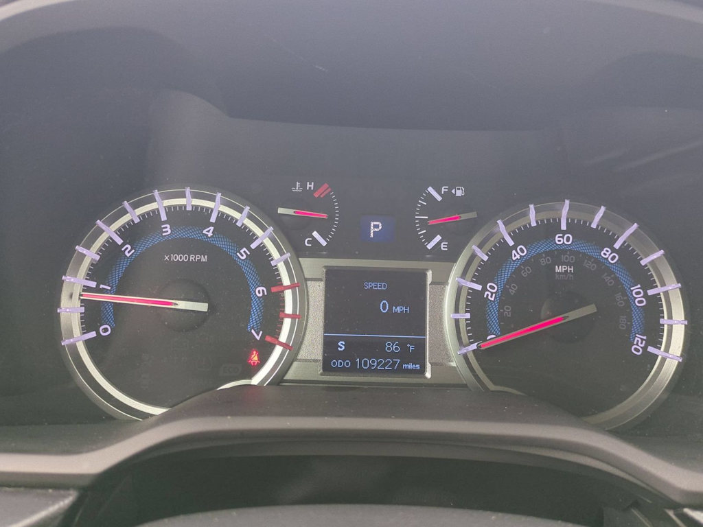 Thumbnail: 2016 Toyota 4Runner - 15