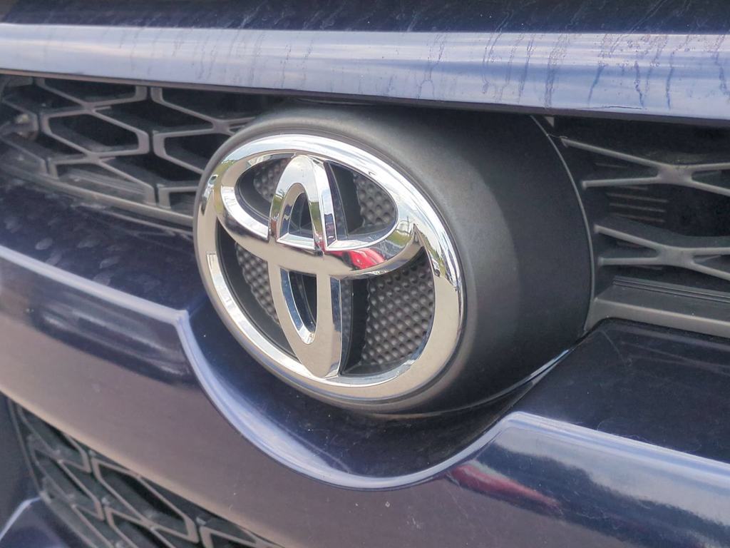 Thumbnail: 2016 Toyota 4Runner - 6