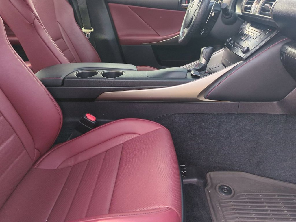 Thumbnail: 2014 Lexus IS - 30