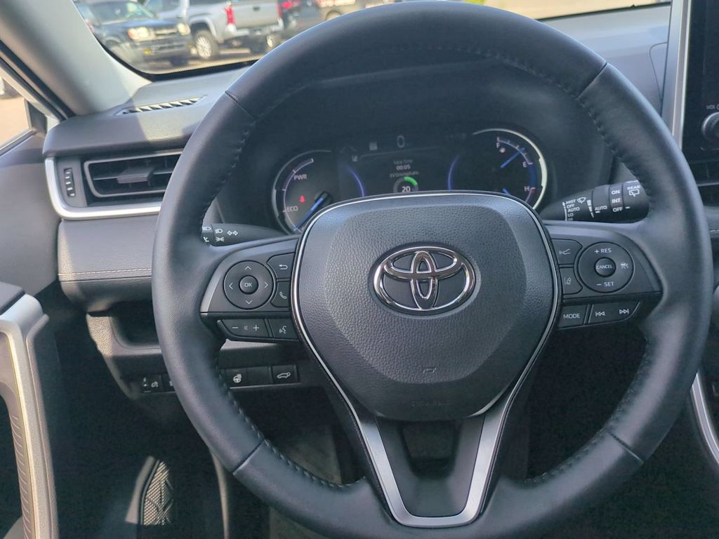 Thumbnail: 2025 Toyota RAV4 - 13