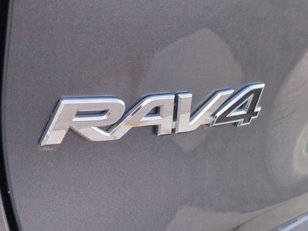 Thumbnail: 2020 Toyota RAV4 - 26