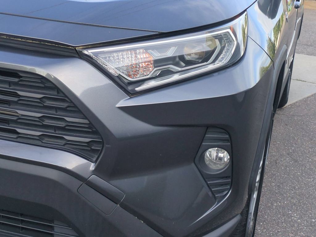 Thumbnail: 2020 Toyota RAV4 - 25