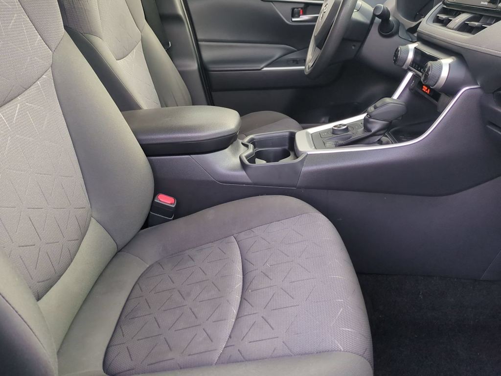 Thumbnail: 2020 Toyota RAV4 - 11