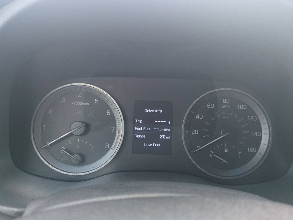 Thumbnail: 2016 Hyundai Tucson - 16