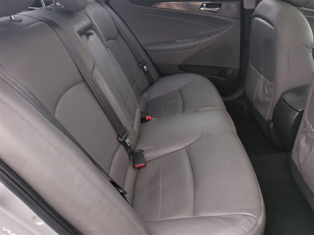 Thumbnail: 2015 Hyundai Sonata - 27