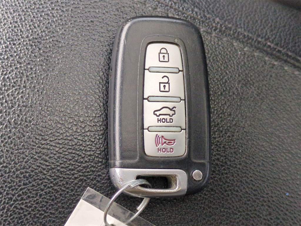 Thumbnail: 2015 Hyundai Sonata - 17