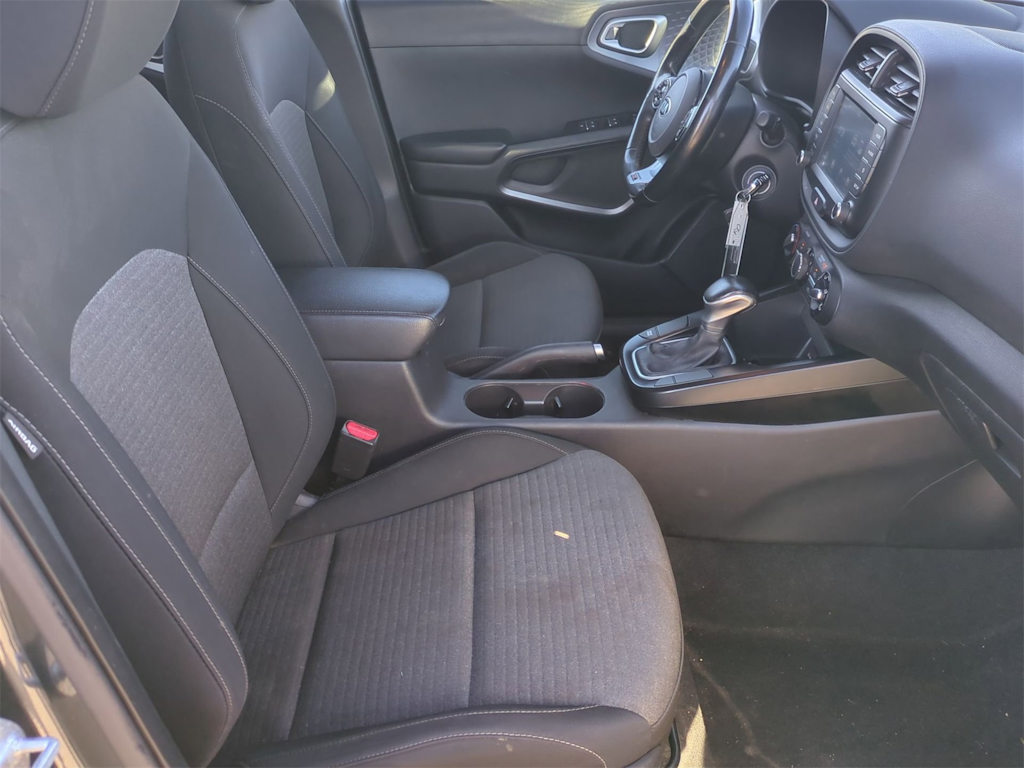 Thumbnail: 2020 Kia Soul - 11