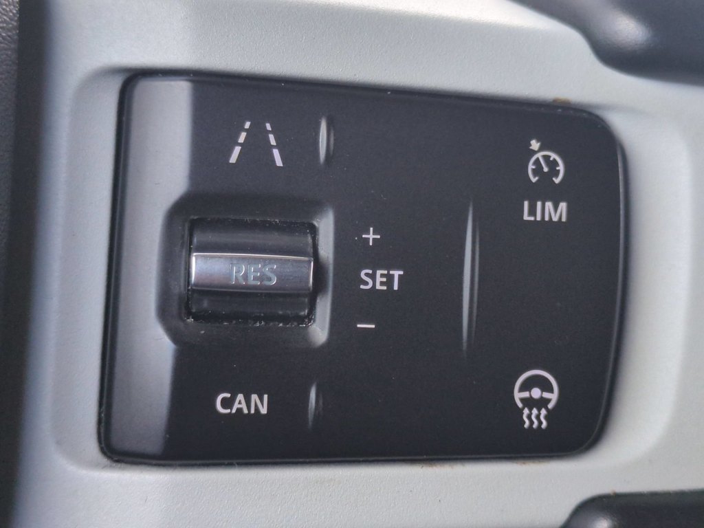 Thumbnail: 2023 Land Rover Defender - 29