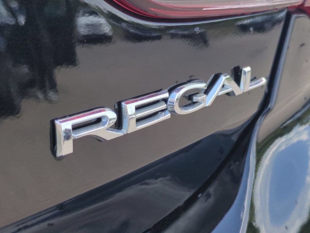Thumbnail: 2019 Buick Regal - 23