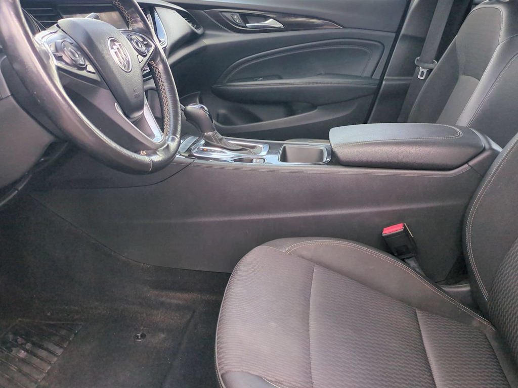 Thumbnail: 2019 Buick Regal - 10