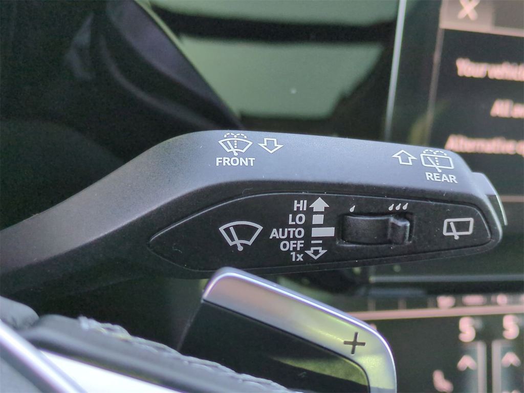 2022 Audi e-tron Premium Plus 14