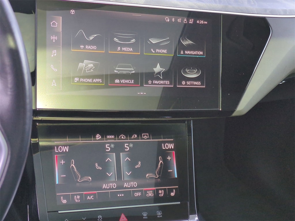 2022 Audi e-tron Premium Plus 13