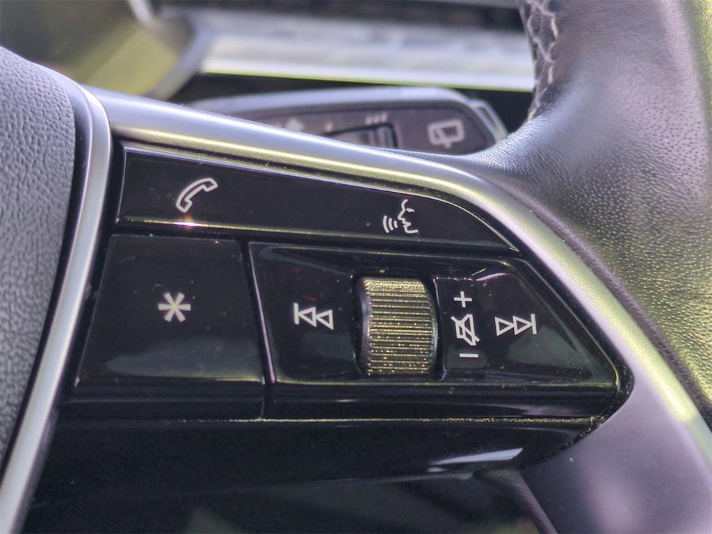 2022 Audi e-tron Premium Plus 30