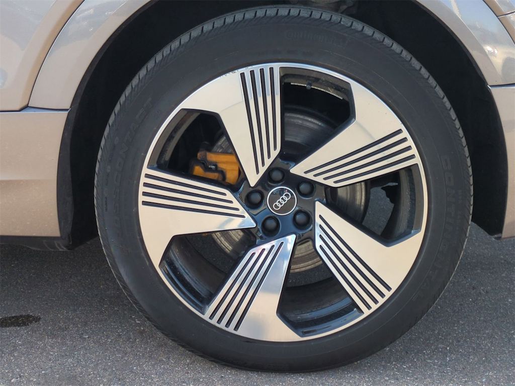 2022 Audi e-tron Premium Plus 7