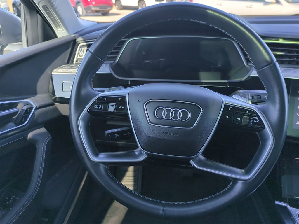 2022 Audi e-tron Premium Plus 12