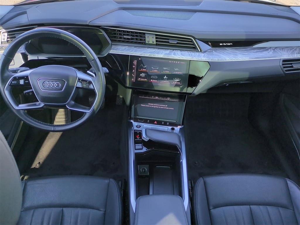 2022 Audi e-tron Premium Plus 8
