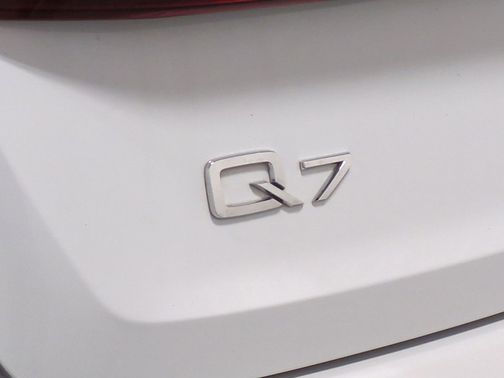 Thumbnail: 2023 Audi Q7 - 25