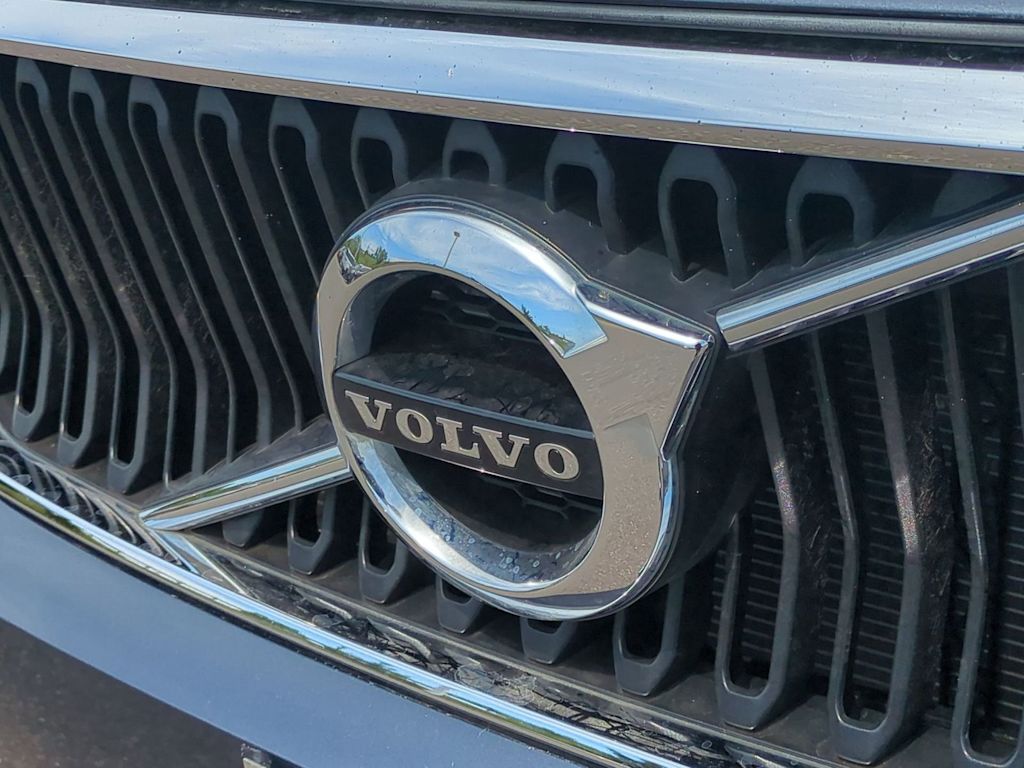 Thumbnail: 2020 Volvo XC40 - 25